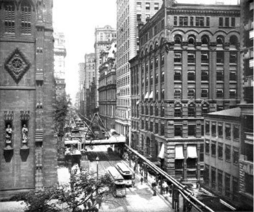 LOOKING UP BROADWAY FROM TRINITY CHURCH&mdash;SHOWING
WORKING PLATFORM AND GAS MAINS TEMPORARILY SUPPORTED OVERHEAD