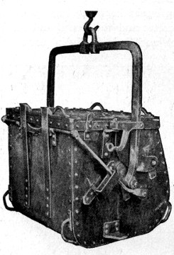 Fig. 27.&mdash;Cyclopean Bucket for Depositing Concrete Under
Water (Closed Position).
