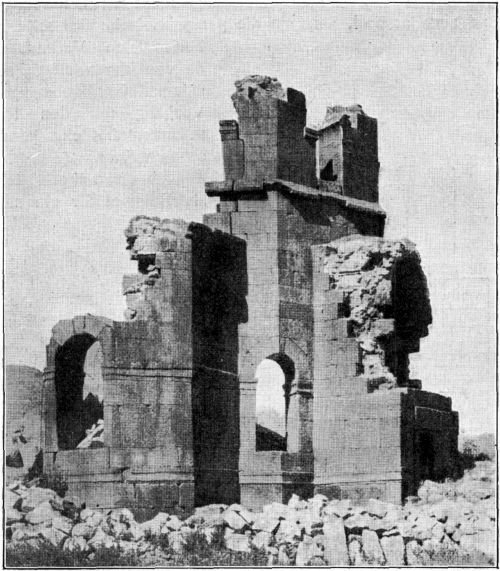 Bild 33. Centralbau von Binbirkilise. Bild 33. Centralbau von Binbirkilise.