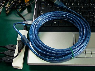図3:5m延長ケーブルを試したが <click>→図4:動作不調!