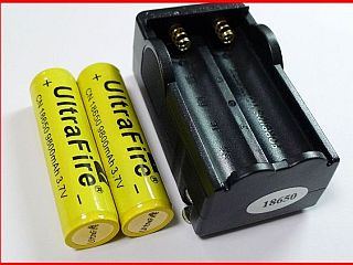 図1:問題の充電器と18650? <push>→図2:注意事項 <click>→図3:商品説明